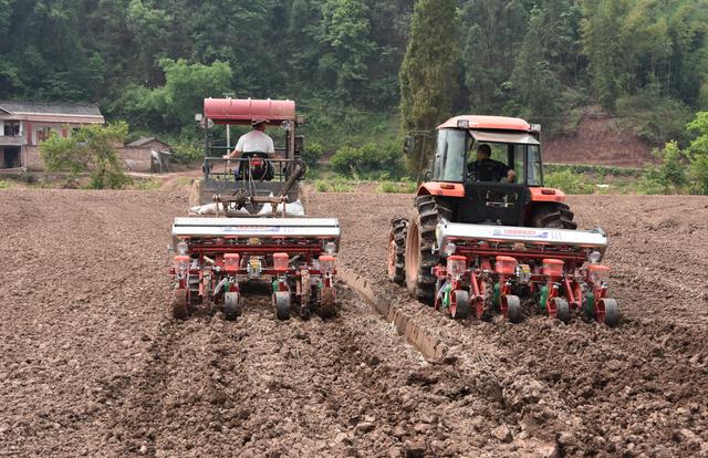 荣县:强力推进农业机械化 助力农业高质量发展